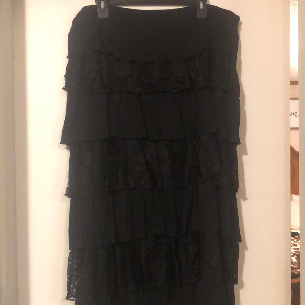 Dainty Jewells Large black lace ruffle skirt